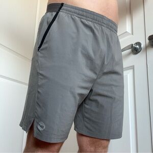 Vineyard Vines Grey lined athletic sportswear shorts with back zipper pocket